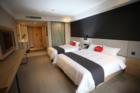 Thank Inn Plus Jiangsu Zhenjiang Jiangkou District Hongdou Square Exterior photo